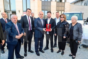 Hayrsever Payc ailesi, salk hizmetlerine nemli bata bulundu